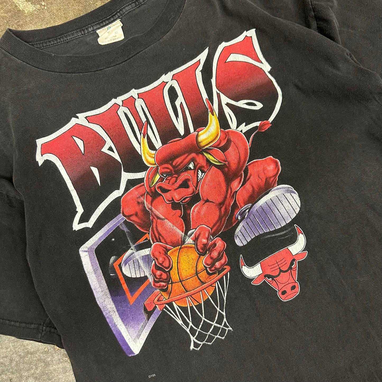 Vintage 90s Bulls Graphic T shirt