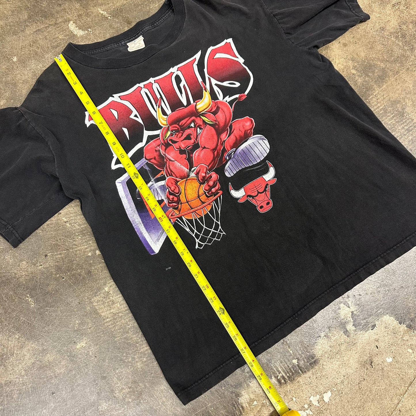 Vintage 90s Bulls Graphic T shirt